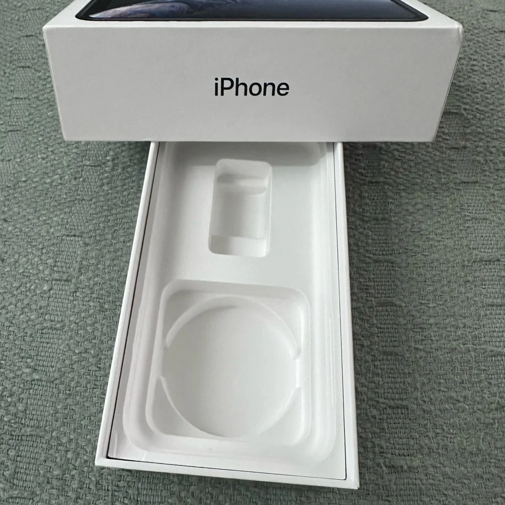 **BOX ONLY** iPhone XR black 64GB